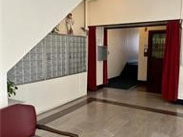 2121 James M Wood Boulevard 221, Los Angeles CA 90006