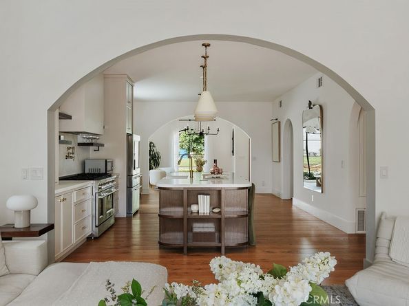 5142 Brynhurst Avenue, Los Angeles CA 90043