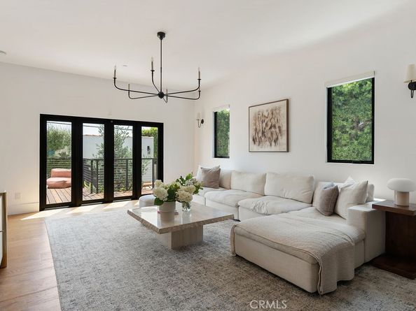 5142 Brynhurst Avenue, Los Angeles CA 90043