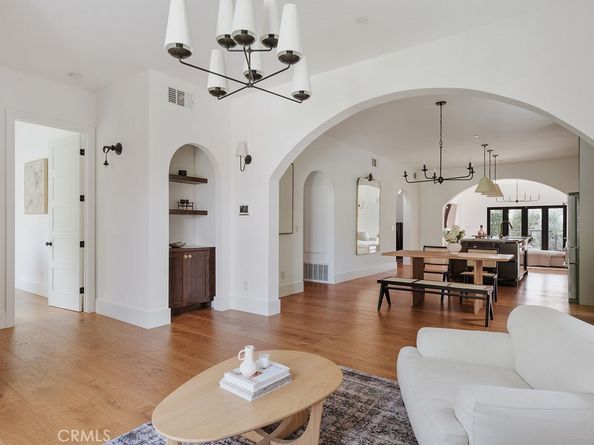5142 Brynhurst Avenue, Los Angeles CA 90043