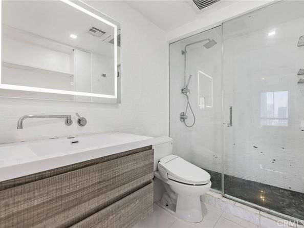 800 W 1st Street 2206, Los Angeles CA 90012