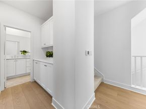 422 Lobata, Irvine CA 92618