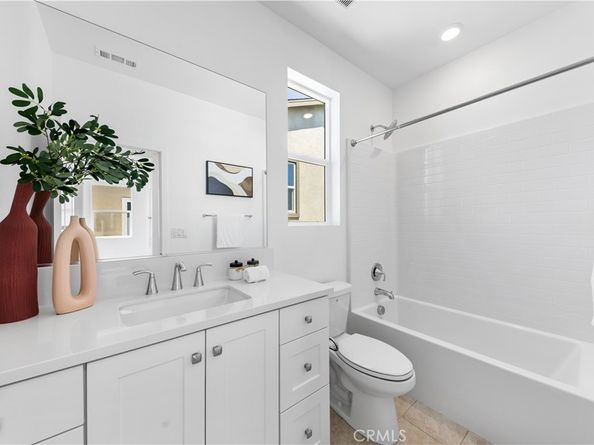 422 Lobata, Irvine CA 92618