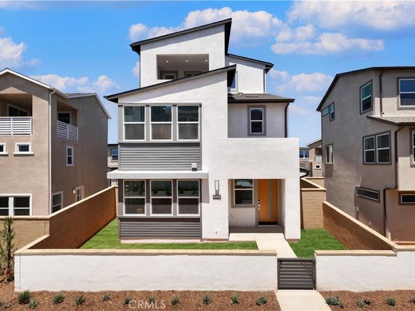 422 Lobata, Irvine CA 92618