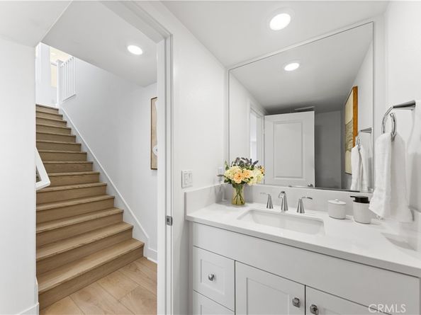 422 Lobata, Irvine CA 92618