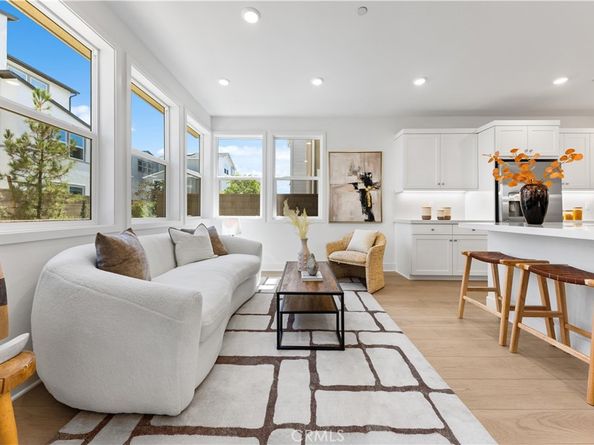 422 Lobata, Irvine CA 92618