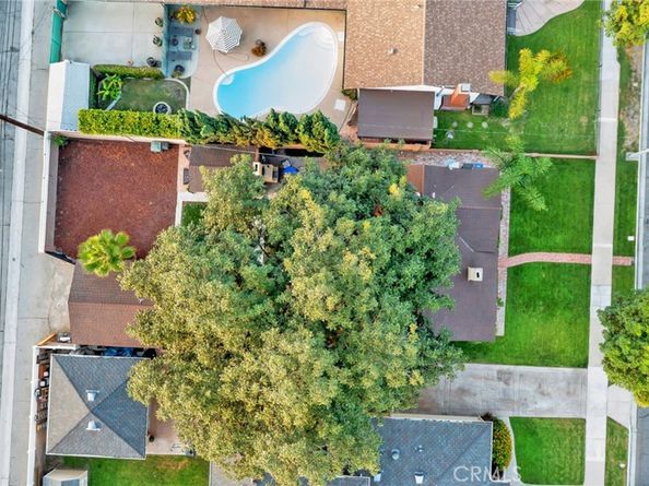 1527 N Avon Street, Burbank CA 91505