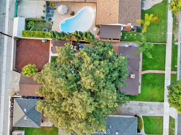 1527 N Avon Street, Burbank CA 91505