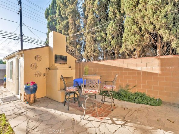 1527 N Avon Street, Burbank CA 91505