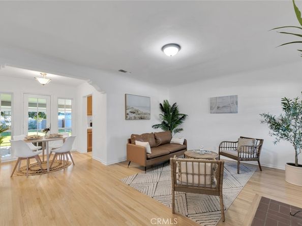 1501 N Catalina Street, Burbank CA 91505