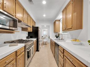 1501 N Catalina Street, Burbank CA 91505