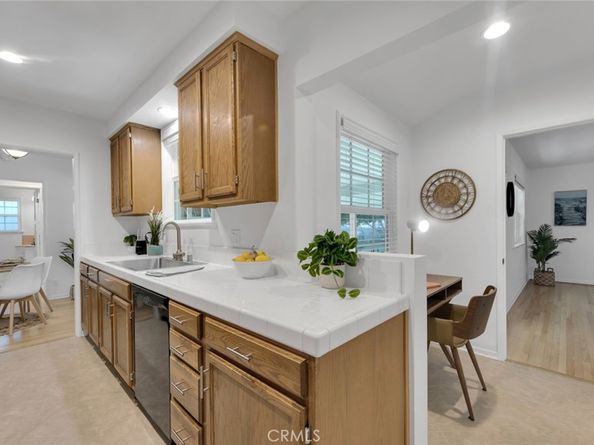 1501 N Catalina Street, Burbank CA 91505