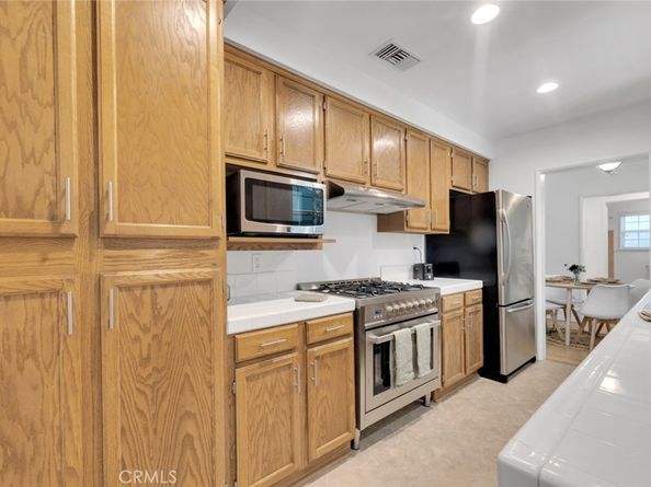 1501 N Catalina Street, Burbank CA 91505