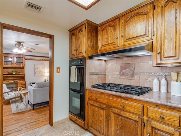 835 N Lincoln Street, Burbank CA 91506