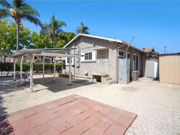 400 E Buckthorn Street, Inglewood CA 90301