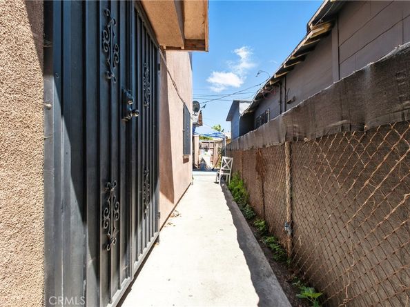 10868 Weigand Avenue, Los Angeles CA 90059