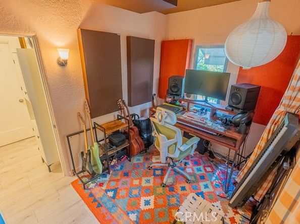 84 100 N Vinedo, Pasadena CA 91107