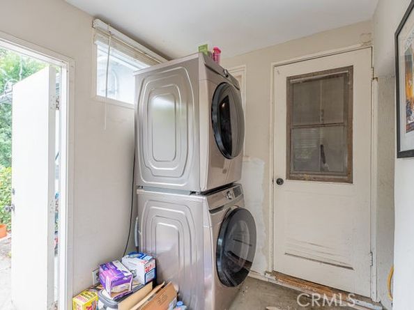 84 100 N Vinedo, Pasadena CA 91107