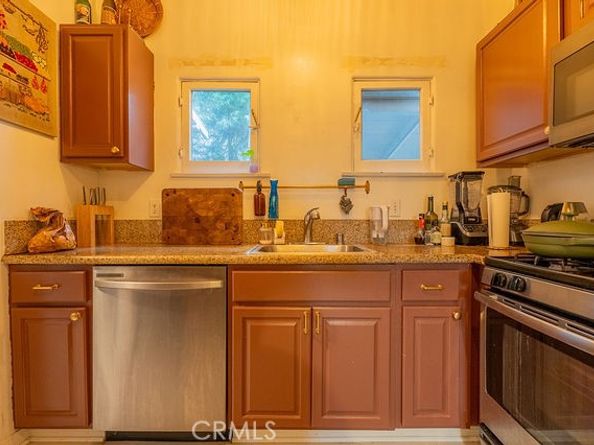 84 100 N Vinedo, Pasadena CA 91107