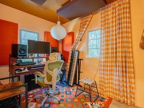 84 100 N Vinedo, Pasadena CA 91107