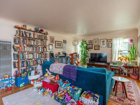 84 100 N Vinedo, Pasadena CA 91107