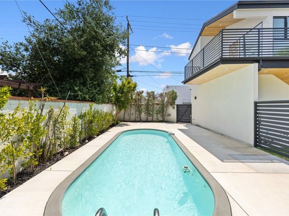 914 N Catalina Street, Burbank CA 91505