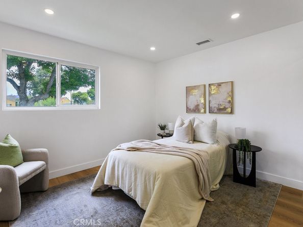 5116 E Wardlow Road, Long Beach CA 90808