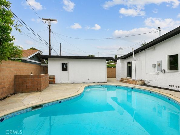 5116 E Wardlow Road, Long Beach CA 90808