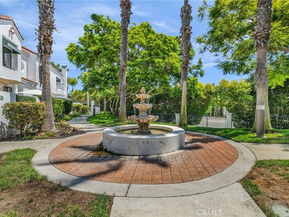 19562 Pompano Lane 108, Huntington Beach CA 92648