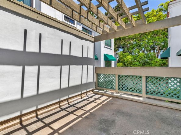19562 Pompano Lane 108, Huntington Beach CA 92648