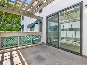 19562 Pompano Lane 108, Huntington Beach CA 92648
