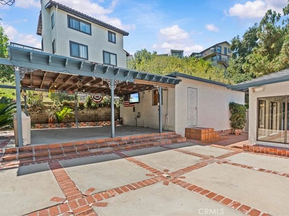 4200 Toland Way, Los Angeles CA 90065