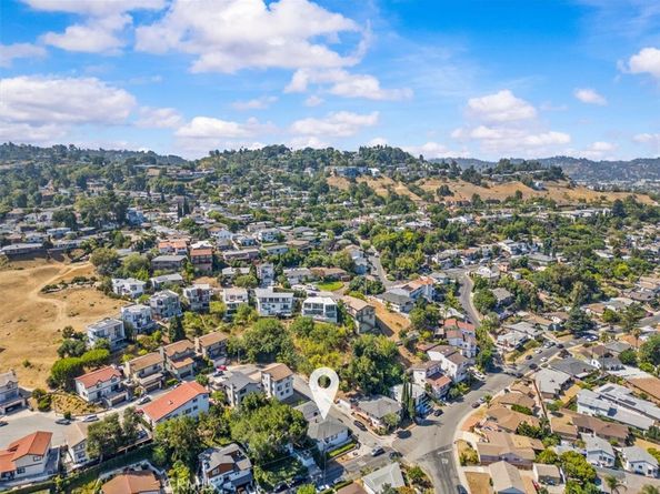 4200 Toland Way, Los Angeles CA 90065