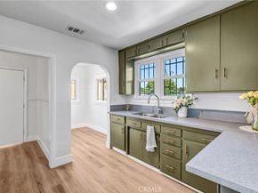 8943 S Hobart, Los Angeles CA 90047