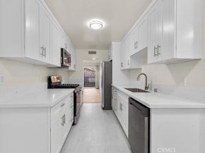 7505 Hampton Avenue 4, West Hollywood CA 90046