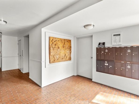 7505 Hampton Avenue 4, West Hollywood CA 90046