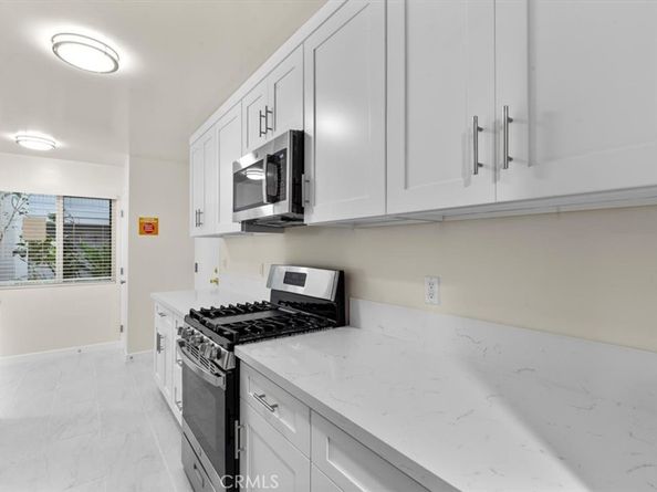 7505 Hampton Avenue 4, West Hollywood CA 90046