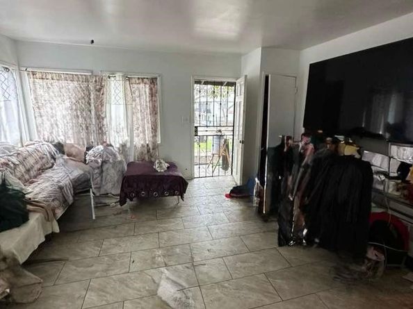 10401 State, South Gate CA 90280