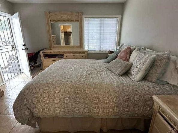 10401 State, South Gate CA 90280