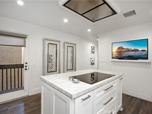 5227 Marina Pacifica N, Long Beach CA 90803
