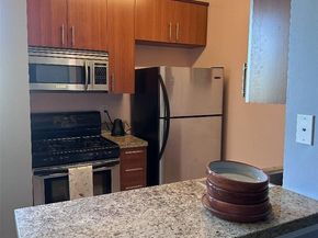 620 S Gramercy 314, Los Angeles CA 90005