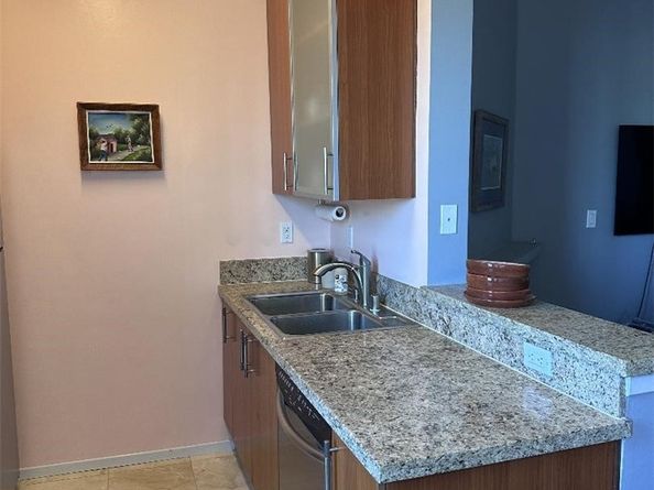 620 S Gramercy 314, Los Angeles CA 90005