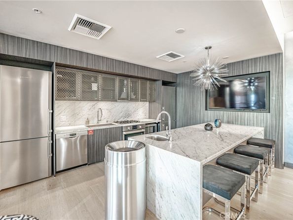 1050 S Grand Avenue 705, Los Angeles CA 90015