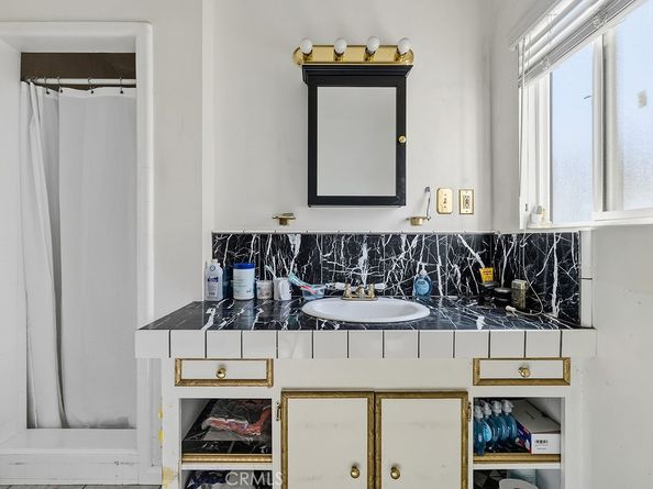 2027 W 93rd, Los Angeles CA 90047