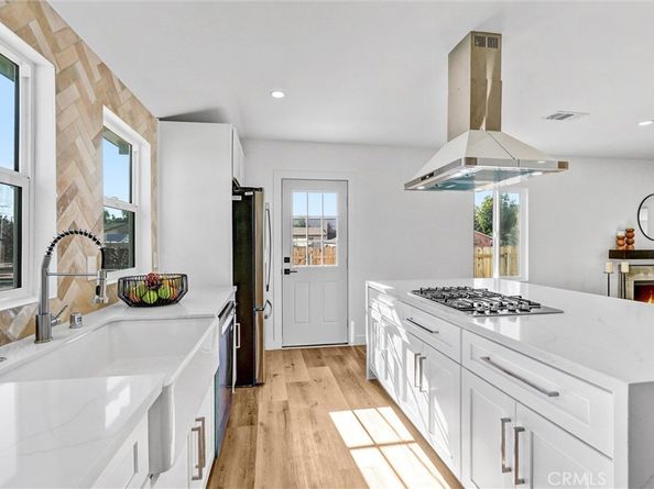 10505 Halbrent, San Fernando CA 91345