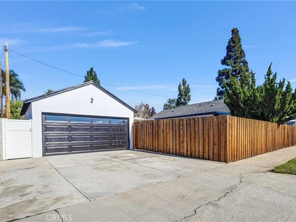 10505 Halbrent, San Fernando CA 91345