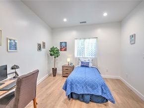 5160 Oakland, Los Angeles CA 90032