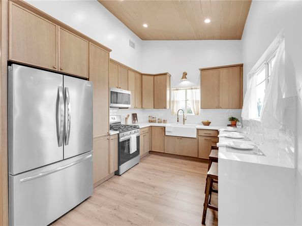 5160 Oakland, Los Angeles CA 90032