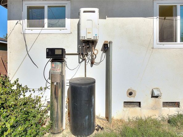 909 W Flora Street, Ontario CA 91762