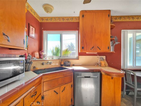 909 W Flora Street, Ontario CA 91762